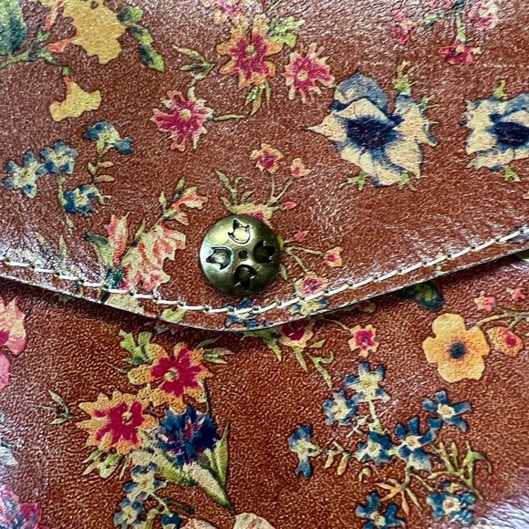 Patricia Nash Prairie Rose Floral Leather Envelope Clutch - Picture 2 of 6